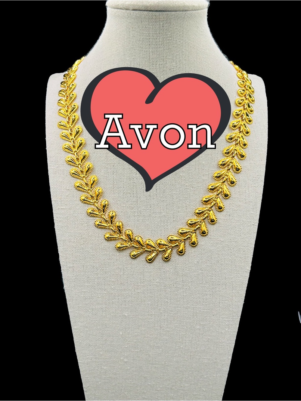 Avon Gold Leaf Motif Necklace - Shiny Gold Tone